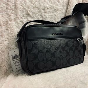 Coach Graham Crossbody in Signature Canvas